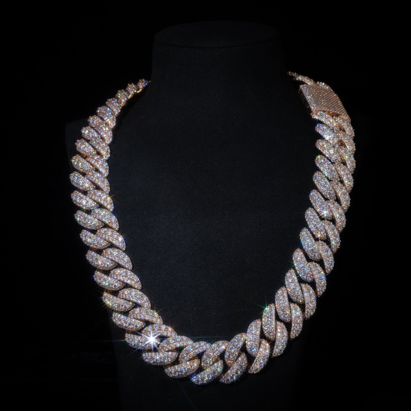 22mm Raised Pointer Cuban Chain